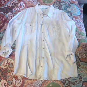 Long sleeved women’s button up shirt